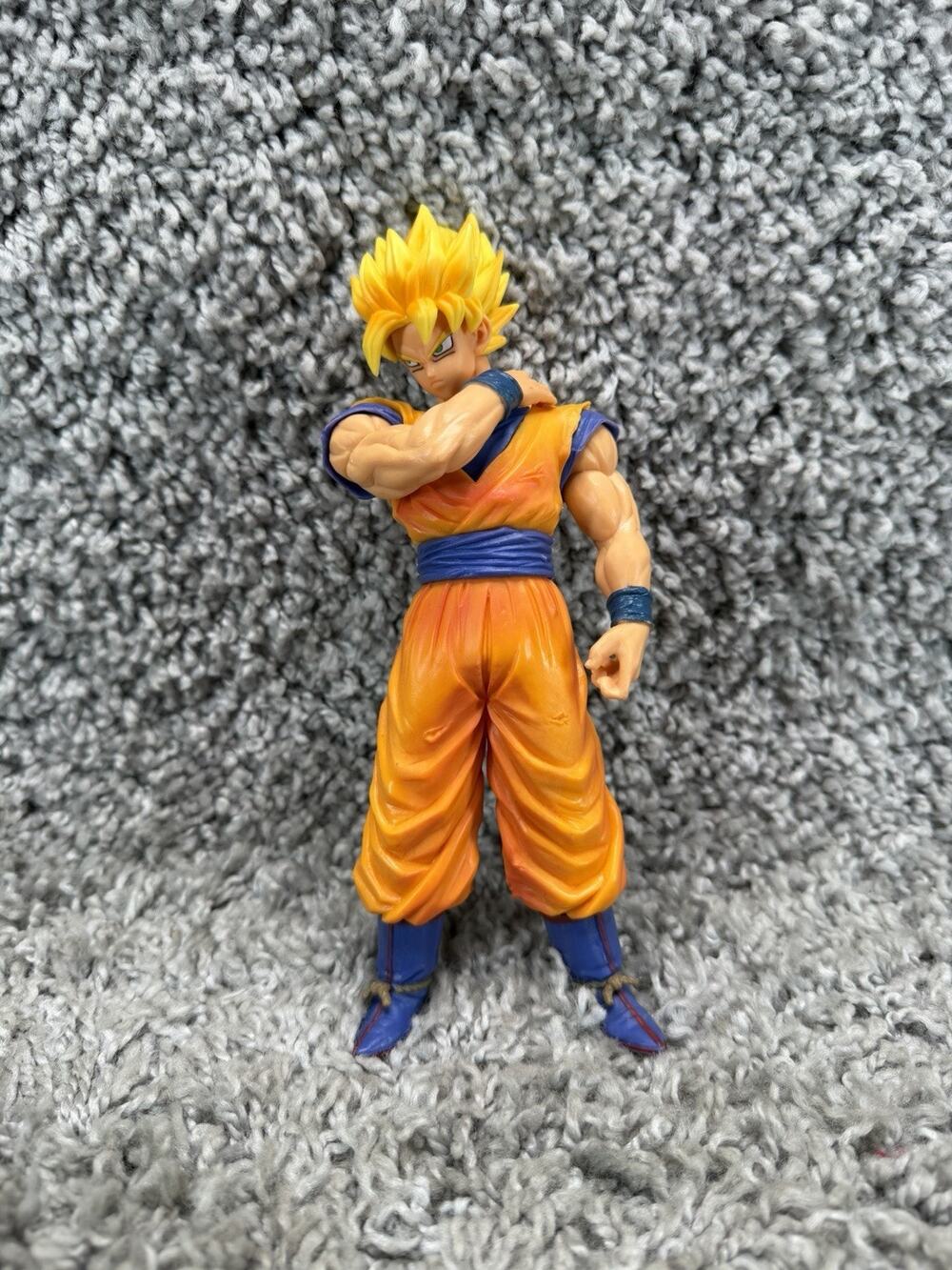 Dragon Ball Z Super Saiyan Goku Resolution of Soldiers vol 1 Figure Toy